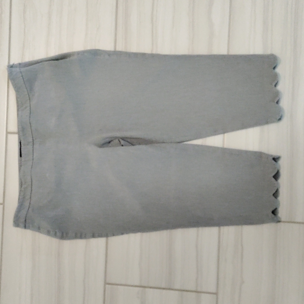 Talbots Grey Chatham Crops with Scalloped Hem 16P